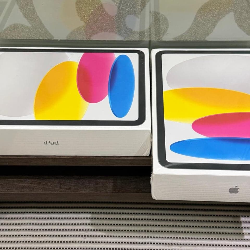 iPad A16 11-inch in Silver