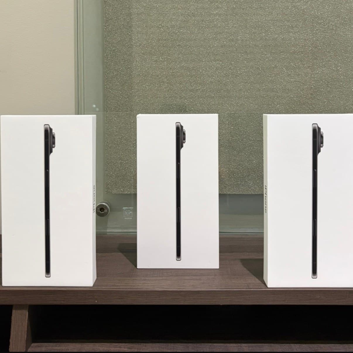 iPhone 17 Air in White